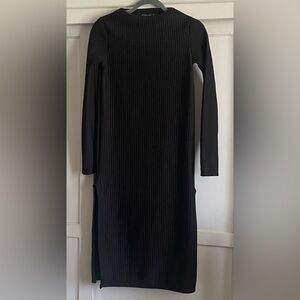 Pretty Little Thing Black Long Sleeve Maxi Dress. Pre-Owned.